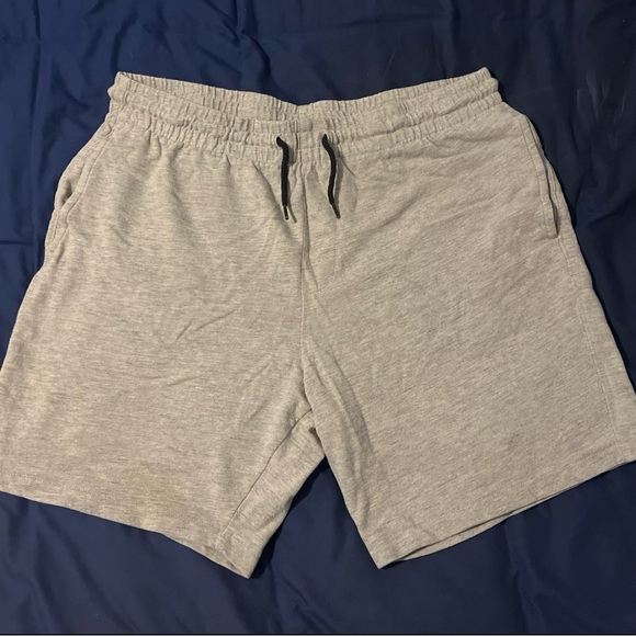 Men’s Comfortable Shorts - Picture 2 of 6